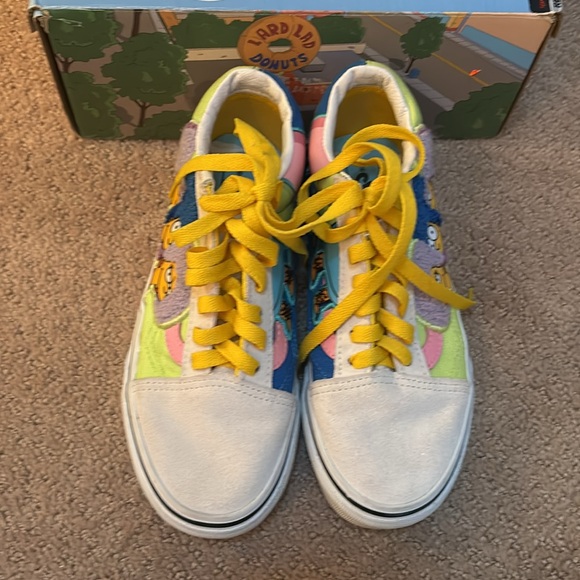 The Bouviers (The Simpsons) Old Skool Size 5 Women’s Vans - Picture 3 of 4